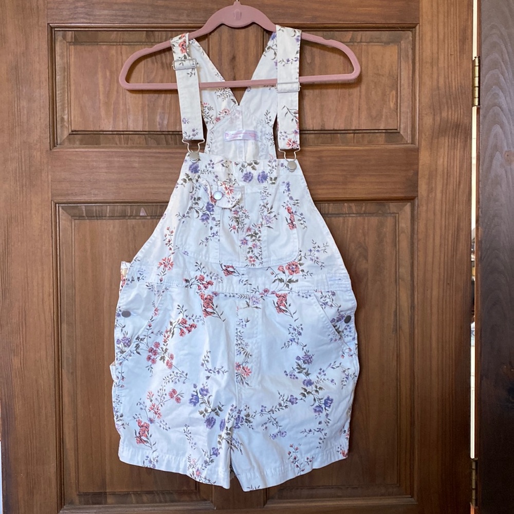 Overall shorts white with flowers size large 11-13